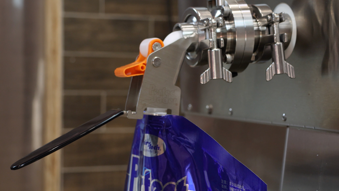 Using the Perfect Udder® BagFiller 1B